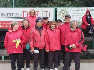 L'équipe SVCP : Nathalie, Marie-France, Fabienne, Aziz (coach), Valérie, Isabelle, Patricia, Marielle et Pascal L'équipe SVCP : Nathalie, Marie-France, Fabienne, Aziz (coach), Valérie, Isabelle, Patricia, Marielle et Pascal