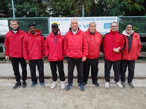 L'équipe SVCP ; Marc, Raj, Mickaël, Jean-Luc, Jean-Michel, Daniel et Christian (joueur et coach) L'équipe SVCP ; Marc, Raj, Mickaël, Jean-Luc, Jean-Michel, Daniel et Christian (joueur et coach)