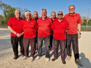 L'équipe SVCP 1 : Jean-Michel, Éric, Jean-Luc, Michel, Bruno, Mourad et Didier (joueur et coach) L'équipe SVCP 1 : Jean-Michel, Éric, Jean-Luc, Michel, Bruno, Mourad et Didier (joueur et coach)