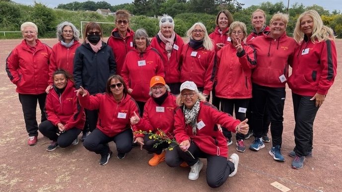 Les 16 féminines SVCP inscrites dans ce championnat. Debout : Annie, Pascale, JIyoung, Annie, Babette, Christiane, Véronique, Nathalie, Fabienne, Patrycja, Karine et Marielle,. Accroupies : Popi, Luisa, Florence et Linda. Les 16 féminines SVCP inscrites dans ce championnat. Debout : Annie, Pascale, JIyoung, Annie, Babette, Christiane, Véronique, Nathalie, Fabienne, Patrycja, Karine et Marielle,. Accroupies : Popi, Luisa, Florence et Linda.