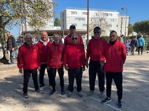 L'équipe SVCP 2 : Gilles Zebrowski, Gilles Duthu, Richard Lecomte (joueur et coach), Sébastien, Jean-Marc, Jean-Luc et David L'équipe SVCP 2 : Gilles Zebrowski, Gilles Duthu, Richard Lecomte (joueur et coach), Sébastien, Jean-Marc, Jean-Luc et David