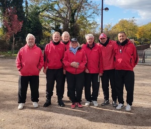 L'équipe SVCP 4 : Robert, Marc, Patrick (joueur et coach), Véronique, Guy, Mickaël, et Tommaso L'équipe SVCP 4 : Robert, Marc, Patrick (joueur et coach), Véronique, Guy, Mickaël, et Tommaso