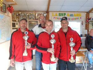 Les champions et le président de la SVCP Les champions et le président de la SVCP