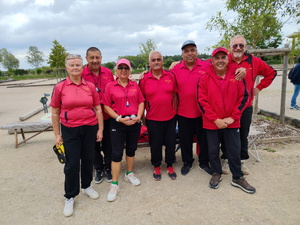 L'équipe SVCP 3 : Annick (joueuse et coach), Tomasso, Linda, Patrick, Mustapha, José et Lionel L'équipe SVCP 3 : Annick (joueuse et coach), Tomasso, Linda, Patrick, Mustapha, José et Lionel