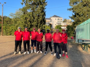 L'équipe SVCP 5 : Lionel, Tommaso, Mickaël Duley, Gilbert, Mickaël Mouney, Robert, Florence (joueuse et coach,