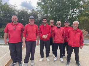 L'équipe SVCP 1 : Guillaume, Jean-Luc (joueur et coach), Marc, Daniel, Richard, Jean-Marc et Gilles L'équipe SVCP 1 : Guillaume, Jean-Luc (joueur et coach), Marc, Daniel, Richard, Jean-Marc et Gilles