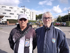 Les officiels : l'arbitre régional Daniel Fabrot et le délégué du Comité régional IDF, Claude Boullé