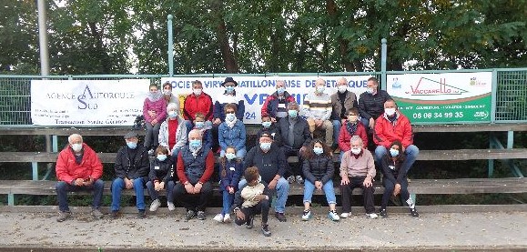 Les participants de l'UNRPA, du CME et de la SVCP, tous masqués Les participants de l'UNRPA, du CME et de la SVCP, tous masqués