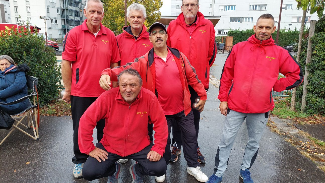 Jean-Luc, Régis, Aziz, Didier, David et Vincent (accroupi) sont venus à bout de d'Huison