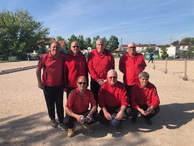 Debout : Vincent, Norbert, Jean-Michel et  Jean-Marc. Accroupis : Roland, Jean-Luc et René