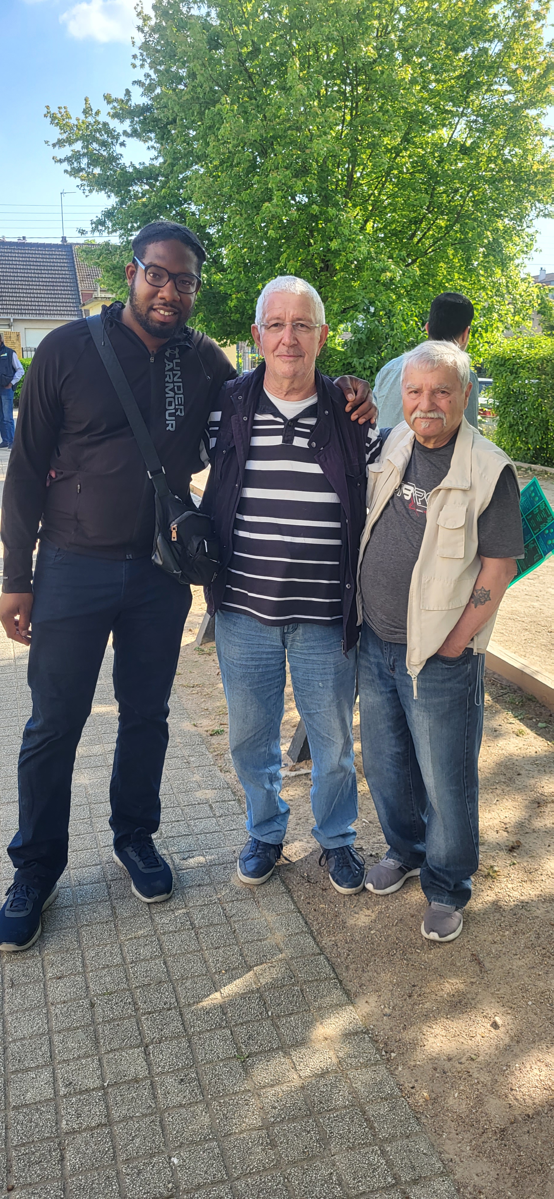 Ralph Cerito, Alain Fages et Roland Mergnac, licencié SVCP et habitant du quartier