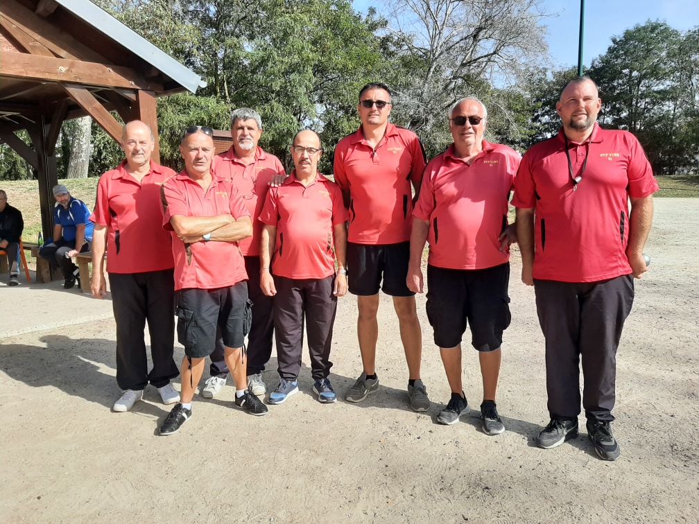 L'équipe SVCP 2 : Norbert, Roland, René (coach et joueur), Aziz, Sébastien, Michel et Guillaume