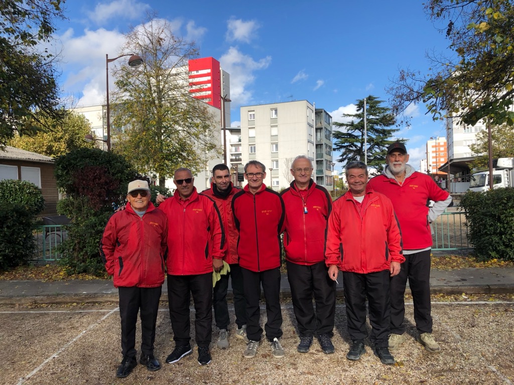 L'équipe SVCP 4 : Angelo, Mourad, Mickaël, Daniel, Patrick (coach et joueur), Giuseppe et Michel