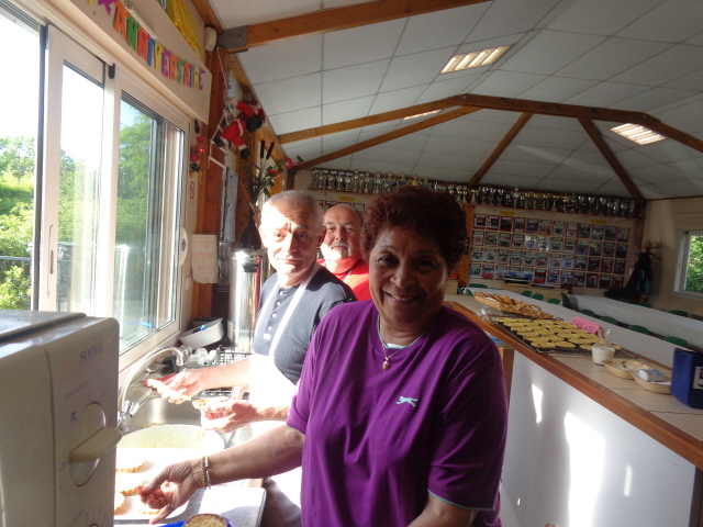 Jean-Louis, Alain et Christine à l'ouvrage