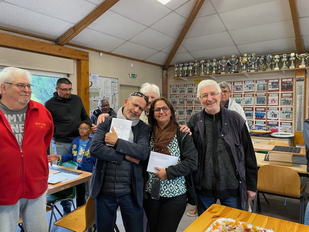 Les lauréats : Alfredo et Luisa ainsi que Gégé, Seb, Cricri, le secrétaire et un bout du trésorier