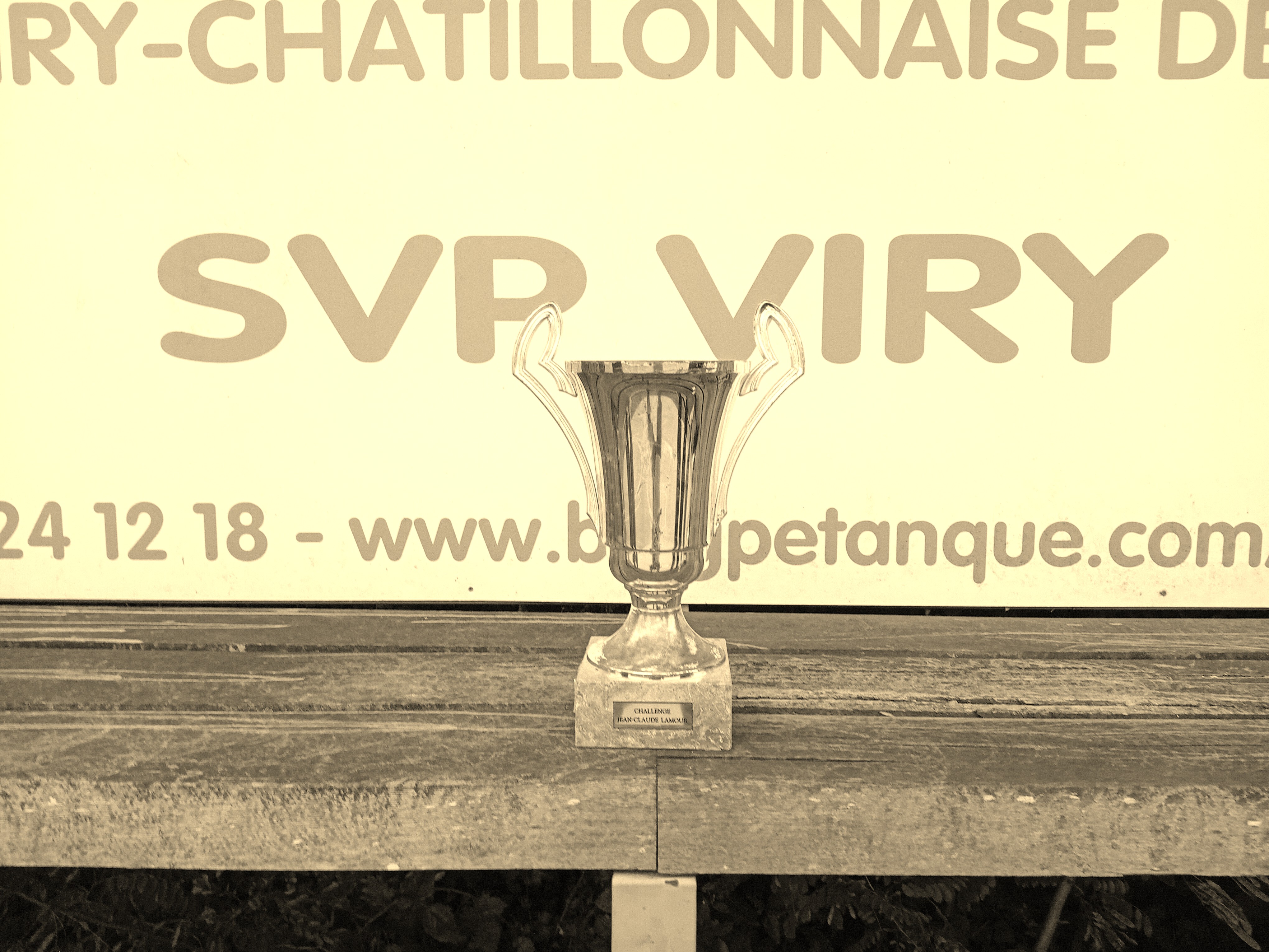Le Challenge Jean-Claude Lamour sur lequel sont inscrits le noms des vainqueurs. Il est conservé au club Le Challenge Jean-Claude Lamour sur lequel sont inscrits le noms des vainqueurs. Il est conservé au club