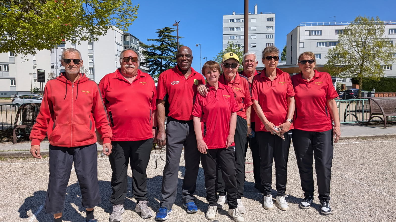 L'équipe SVCP 2 : Richard (coach), Didier, Privat, Corinne, Christiane, Serge, Annie et Murielle