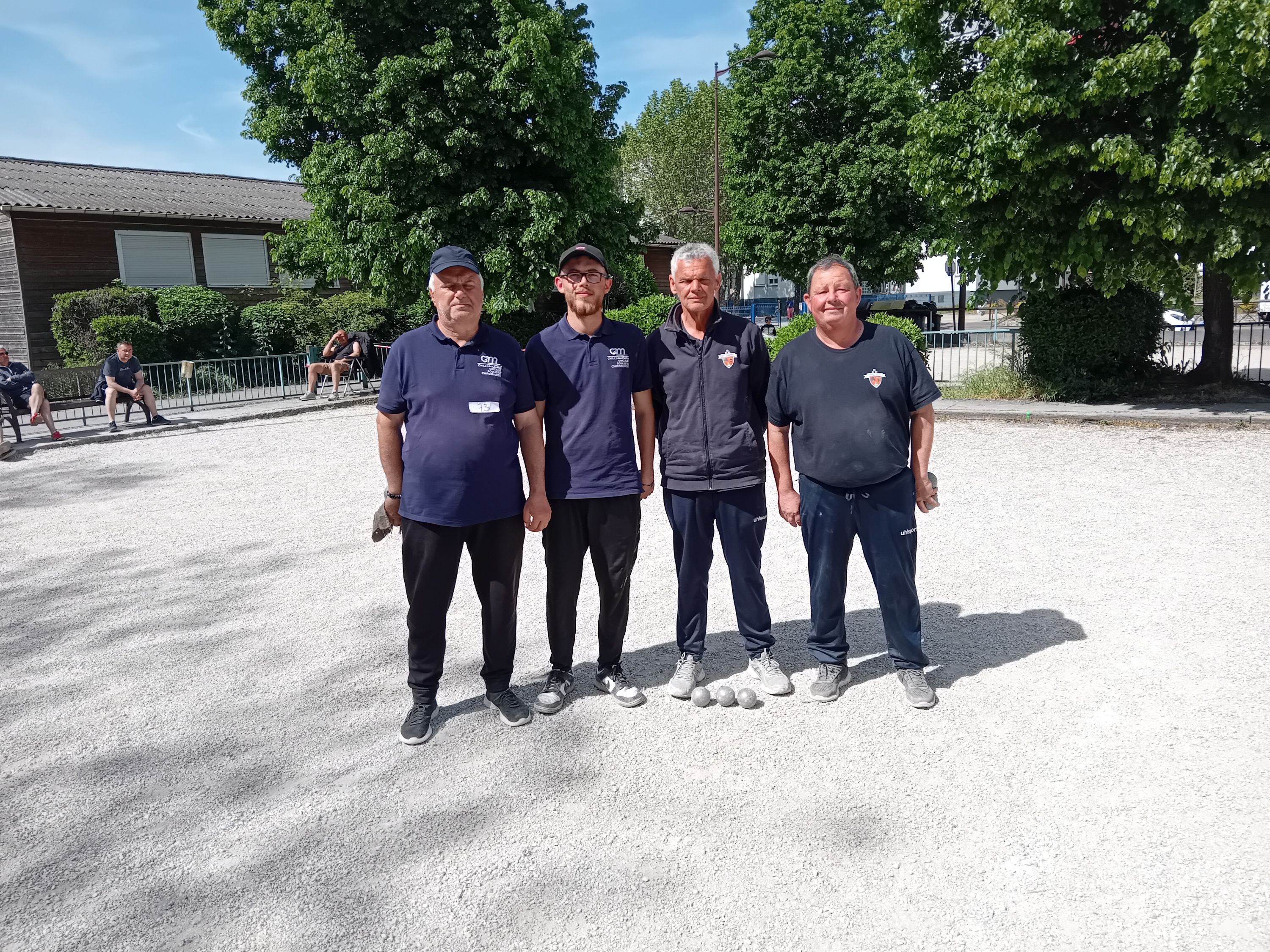 Jean-Louis et Rémy (Chilly Mazarin), Régis et Rémy (Boissy sous Saint Yon) avant la finale