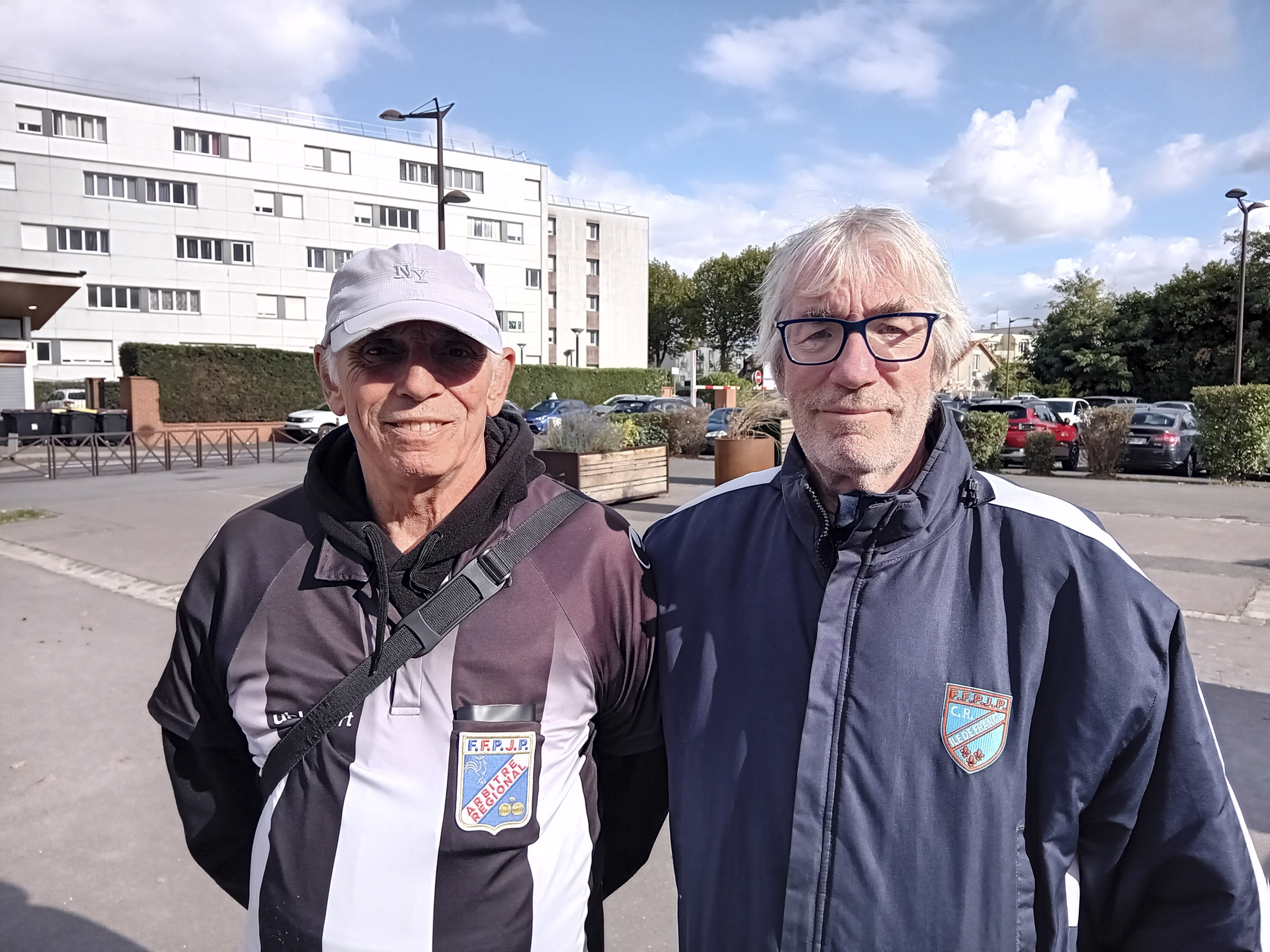 Les officiels : l'arbitre régional Daniel Fabrot et le délégué du Comité régional IDF, Claude Boullé