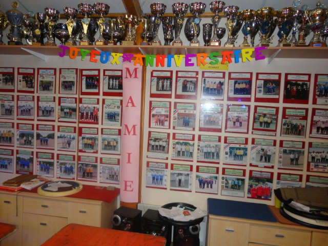 "Mamie" fête ses 80 printemps au club "Mamie" fête ses 80 printemps au club