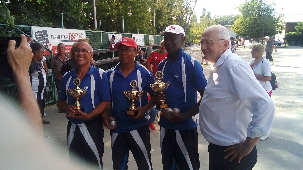 Chat Essonne Triplette Promo 2022 Chat Essonne Triplette Promo 2022