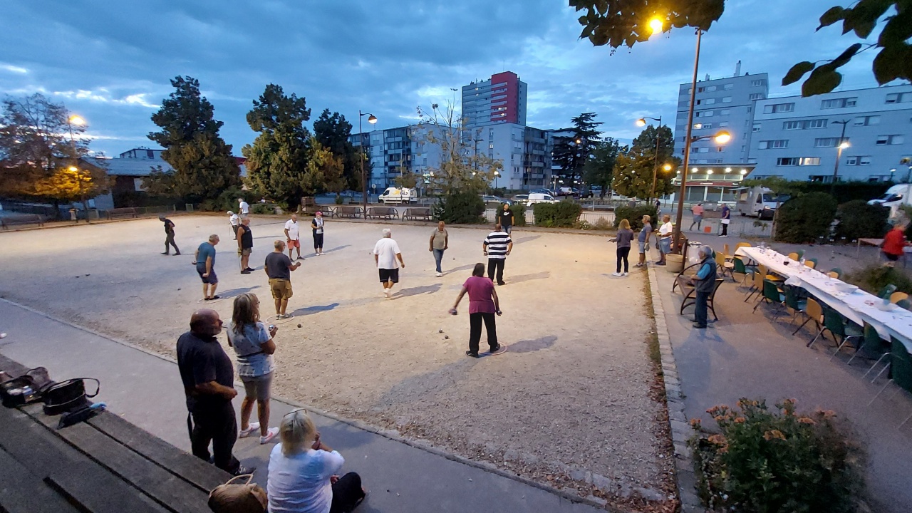 Barbecue et pétanquze Barbecue et pétanquze