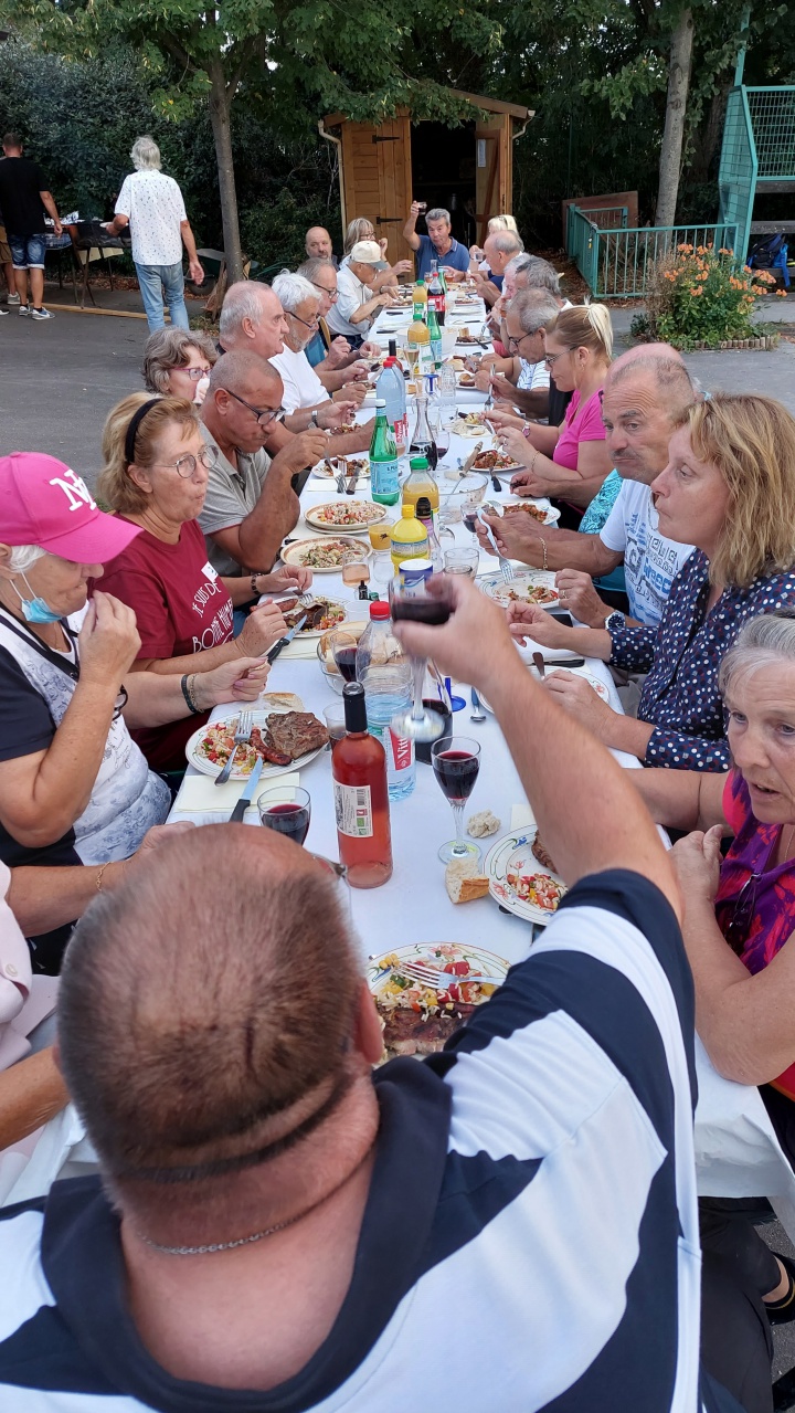 Barbecue et pétanquze Barbecue et pétanquze