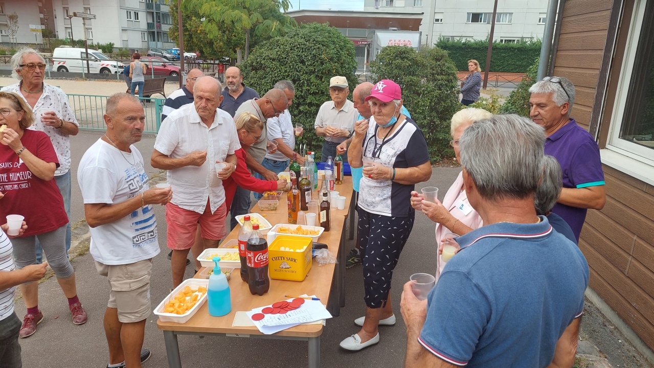 Barbecue et pétanquze Barbecue et pétanquze