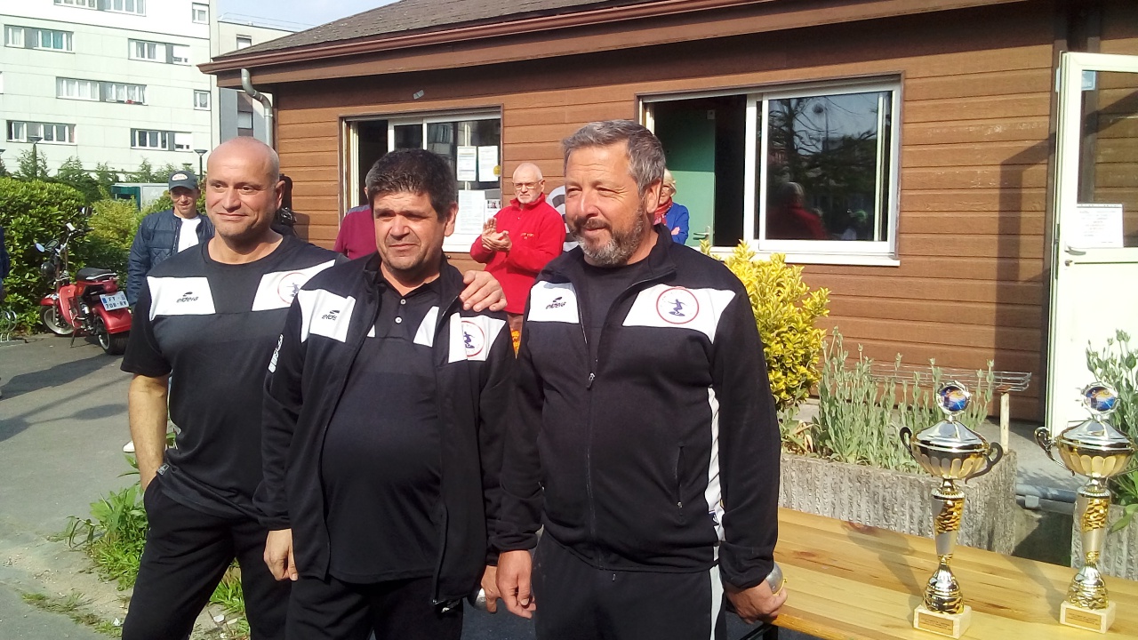 Chat Essonne Triplette Promotion 2023 Chat Essonne Triplette Promotion 2023