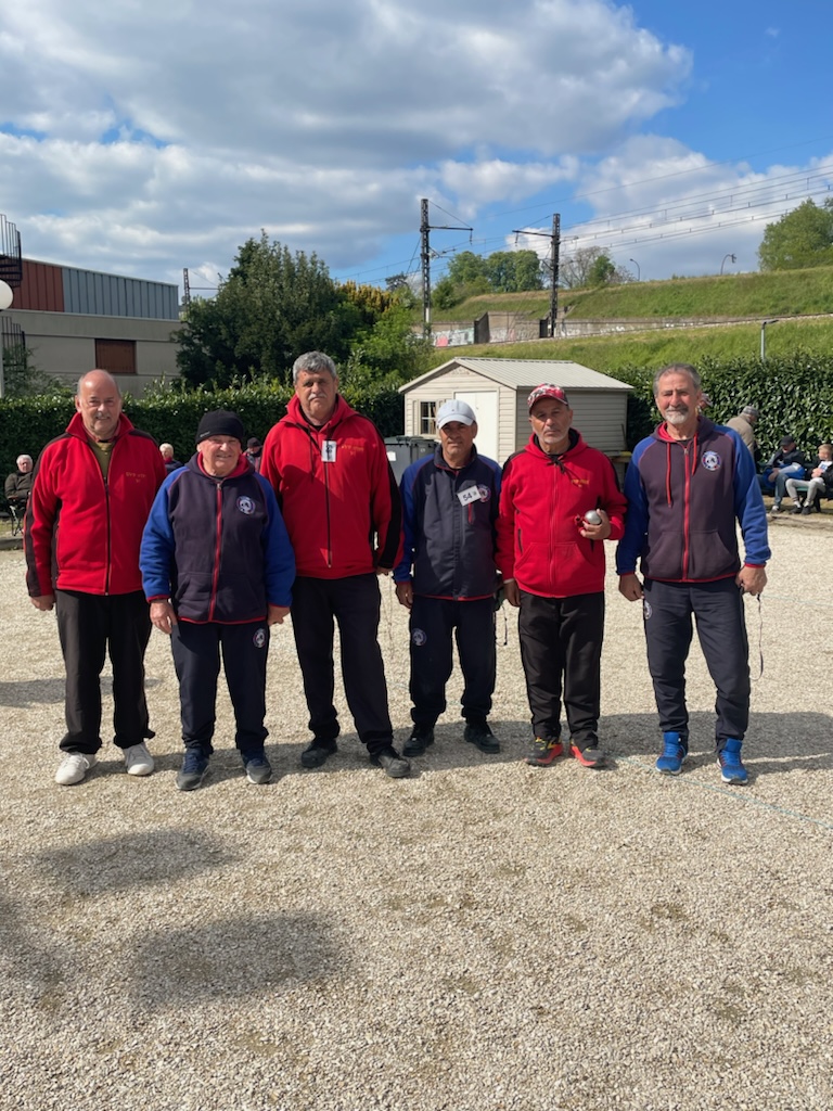 Chat Triplette Vétéran 2024 Chat Triplette Vétéran 2024