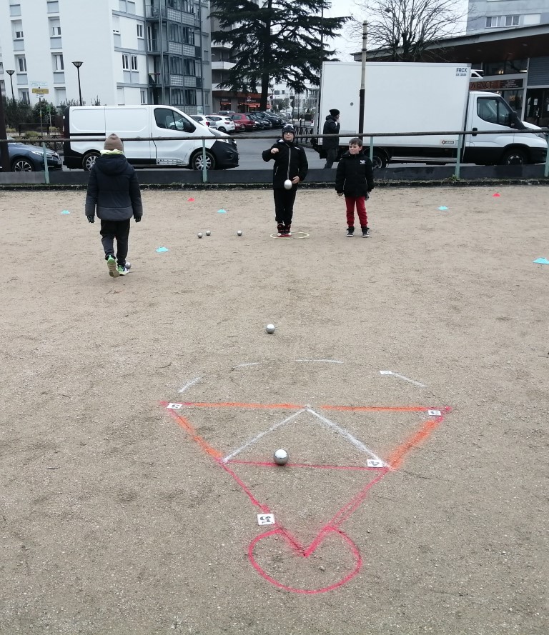 École de pétanque - 5.02.2025 École de pétanque - 5.02.2025