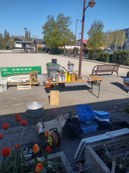 Aménagement du chalet / Nettoyage des tribunes Aménagement du chalet / Nettoyage des tribunes