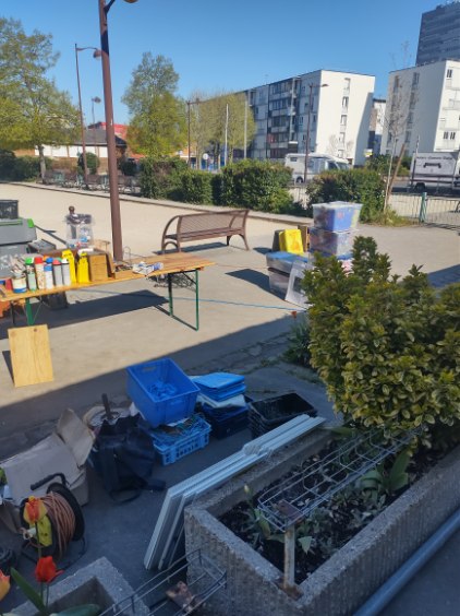 Aménagement du chalet / Nettoyage des tribunes Aménagement du chalet / Nettoyage des tribunes