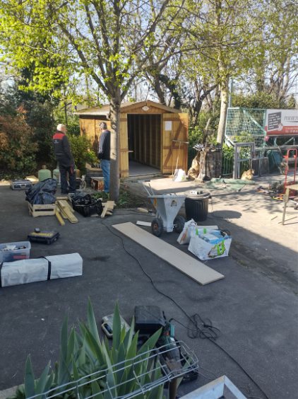 Aménagement du chalet / Nettoyage des tribunes Aménagement du chalet / Nettoyage des tribunes