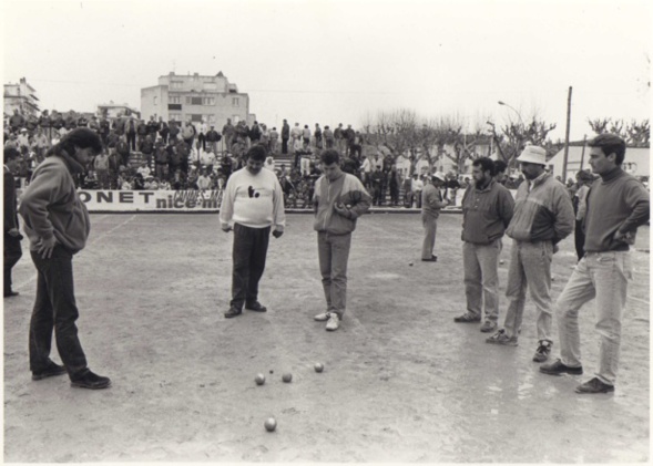 La partie des 1/4 de finale du National de CANNES 1991 entre ROBERT-QUINTAIS-MORILLON contre RAYNE-BELOEIL-FERRETTI du C.A.S.