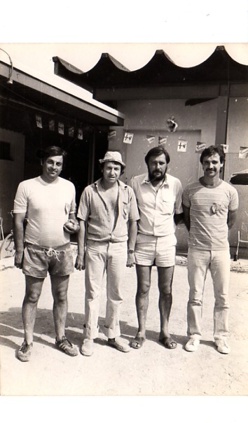 L' équipe Suquétane PALMIERI - ASSO - SOAVE accompagnés d' Alain LARRIER leurs président au qualif provençal de 1983 à Ranguin