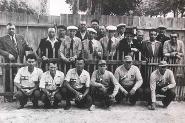 1954 l'équipe du 06 MARTIN-PAUL-DALMASSO à gauche contre 1 équipe du 13