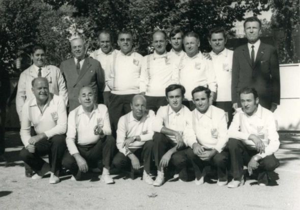 Photo de groupe des 4 équipes qualifiées