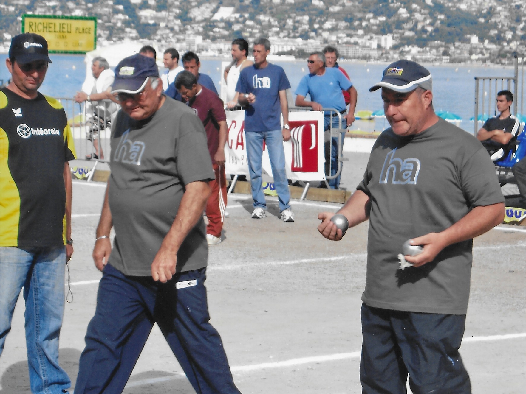 National d' ANTIBES 2013 les joueurs DACRUZ et DEBARD en huitièmes de Finale National d' ANTIBES 2013 les joueurs DACRUZ et DEBARD en huitièmes de Finale