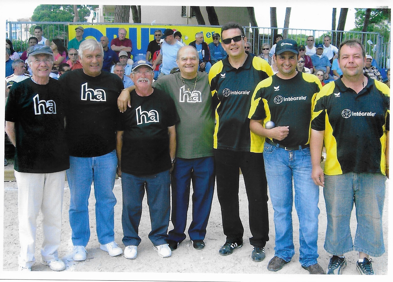 L' Antiboise 2007 les équipes HERNANI - ARMANDO - FAZZINO contre CAZEMAJOU - MOLINAS - CHARLET L' Antiboise 2007 les équipes HERNANI - ARMANDO - FAZZINO contre CAZEMAJOU - MOLINAS - CHARLET