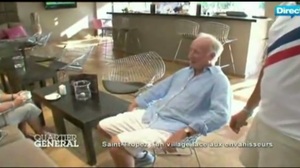 Cours de pétanque à St Tropez avec les Anglais sur la place des lices ,ex fief d' Eddy Barclay.