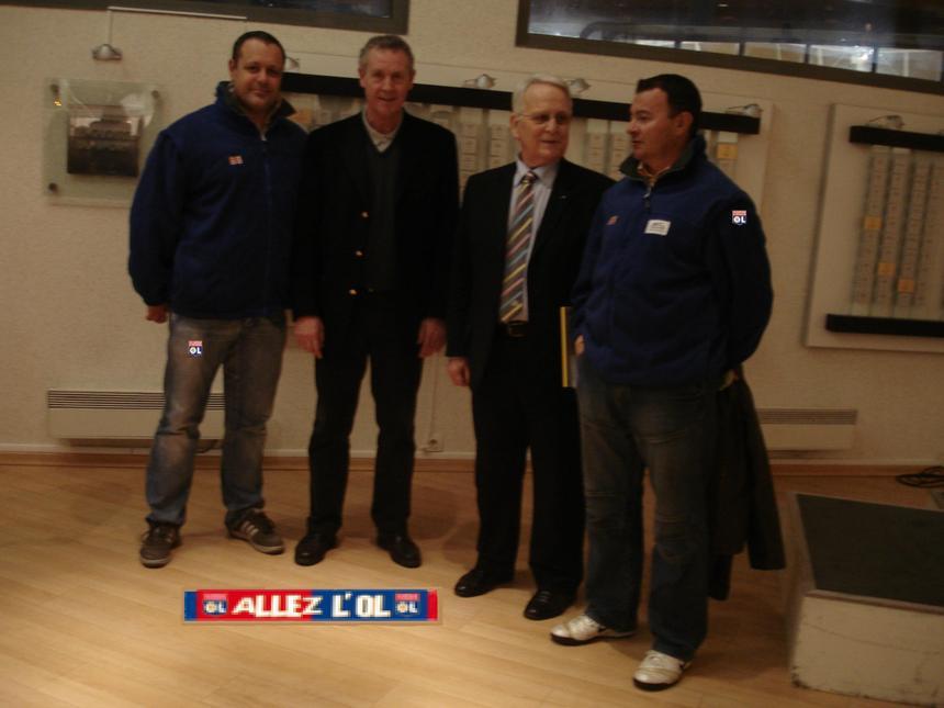 CHAMPIONS DU MONDE DOUBLETTES DE SPORT TRAVAILLISTE CHAMPIONS DU MONDE DOUBLETTES DE SPORT TRAVAILLISTE