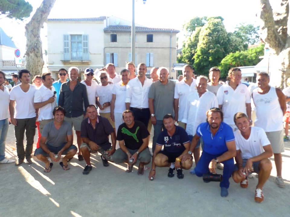 LES STARS DU TENNIS DEBARQUENT  PLACE DES LICES POUR LE TOURNOI DE PETANQUE DU TENNIS CLASSIC TOUR