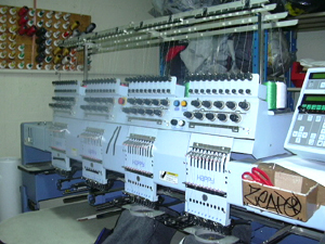 la broderie est faite sur place la broderie est faite sur place