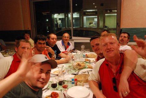 Sebastien en pleine réunion de travail mdr Sebastien en pleine réunion de travail mdr