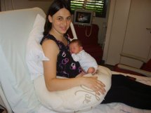 une jolie maman et fiere de son ENZO bisous guytou une jolie maman et fiere de son ENZO bisous guytou