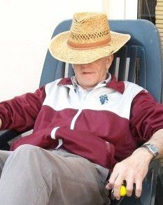 Le légendaire chapeau de notre ami scribe ,connu dans le monde entier,chutttttttt Le légendaire chapeau de notre ami scribe ,connu dans le monde entier,chutttttttt