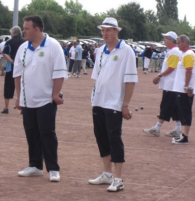 Lucien Bertoux ne sort jamais sans un chapeau lol Lucien Bertoux ne sort jamais sans un chapeau lol