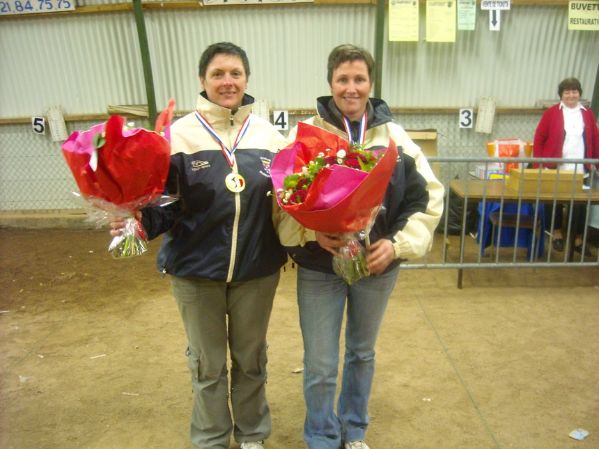 Sophie et Sylvia championne de la 1ere coupe de ligue doublette des Hauts de France 2010 à Etaples 62 Sophie et Sylvia championne de la 1ere coupe de ligue doublette des Hauts de France 2010 à Etaples 62