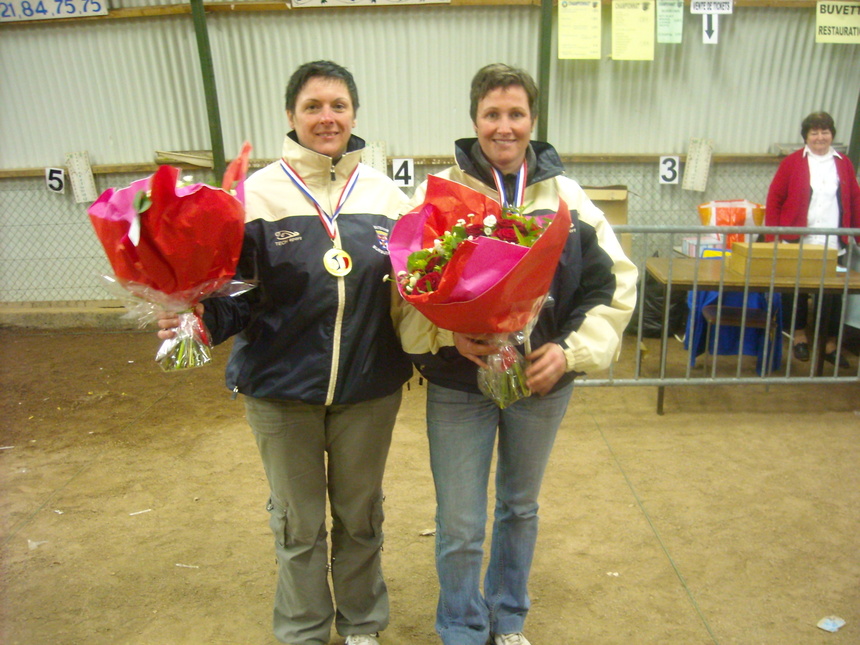 Sophie et Sylvia championne de la 1ere coupe de ligue doublette des Hauts de France 2010 à Etaples 62